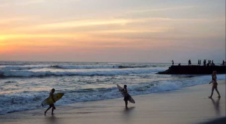 Old Mans - Batu Bolong Old Mans Batu Bolong Surf Beach